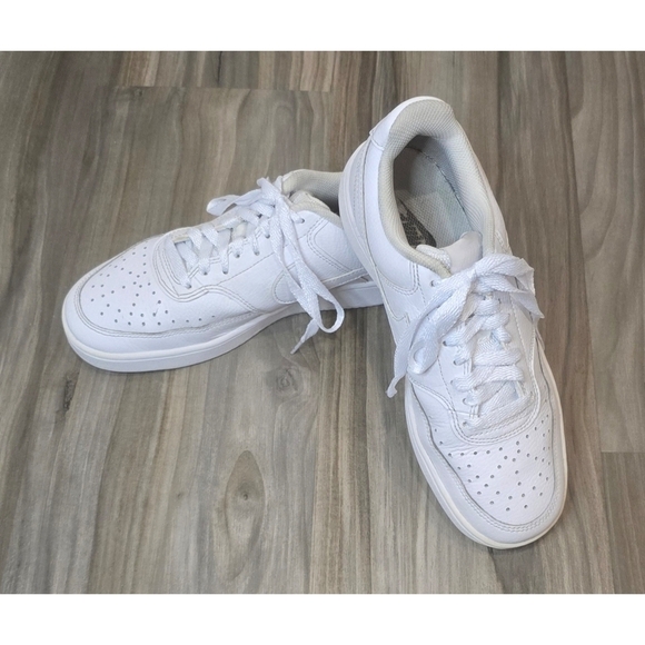Nike Court Vision Low Sneakers – Size 8 – White - Picture 5 of 14